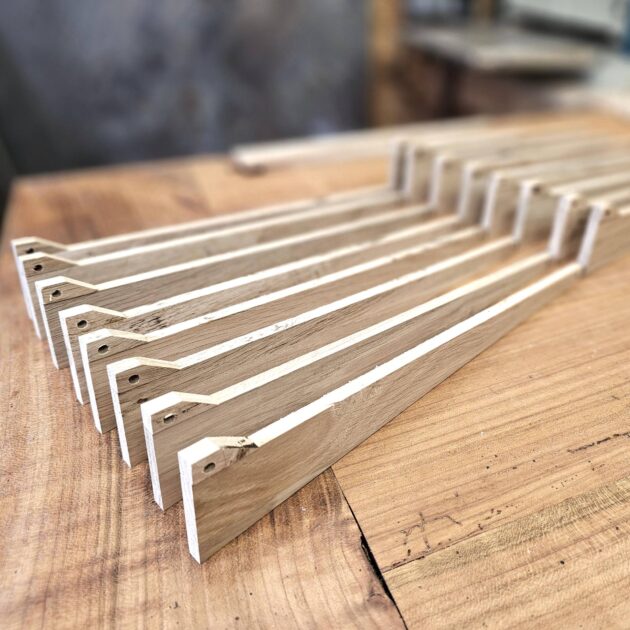 Éléments bois d'un lustre design - Nantes Bouguenais