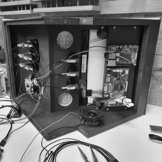 Vue sytème électronique borne arcade rétro gaming
