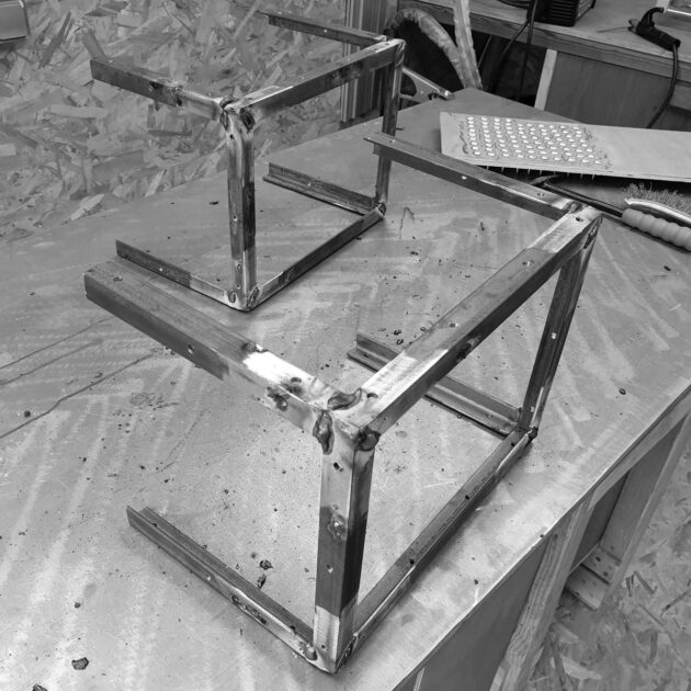 Structure métallique pour coffre de pirate cadeau enfant objet original