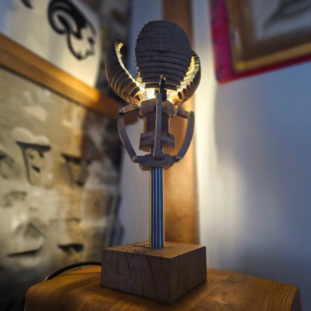 Lampe de bureau mécanisme pour tamisé la lumière