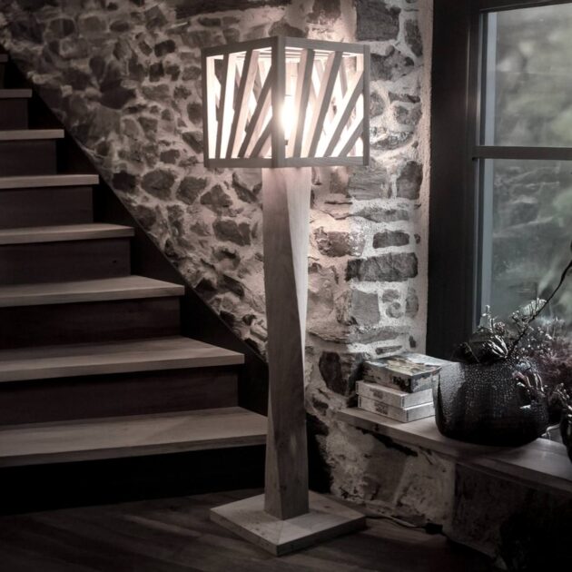 Lampe sur commande travail du bois créateur nantais