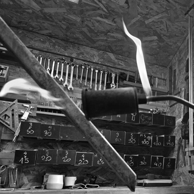 Lampe sur commande co-designez votre luminaire avec un menuisier