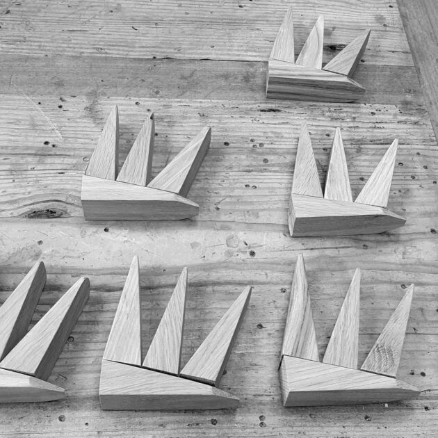 Designer menuisier Bouguenais fabrication de lampes et de meubles en bois nobles