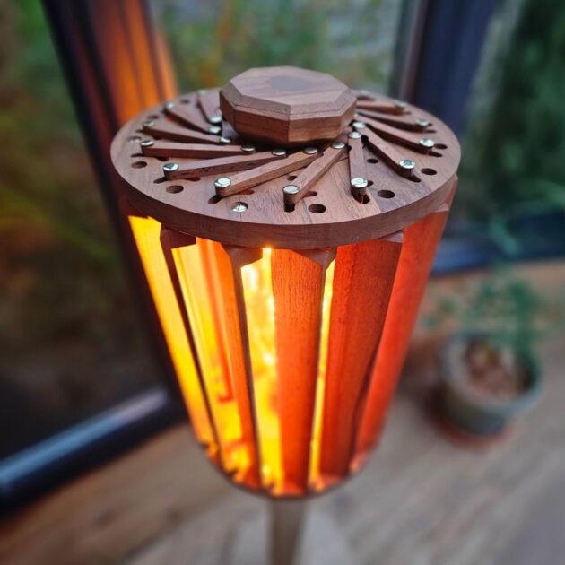 Mécanisme en bois, sur lampe d'ambiance