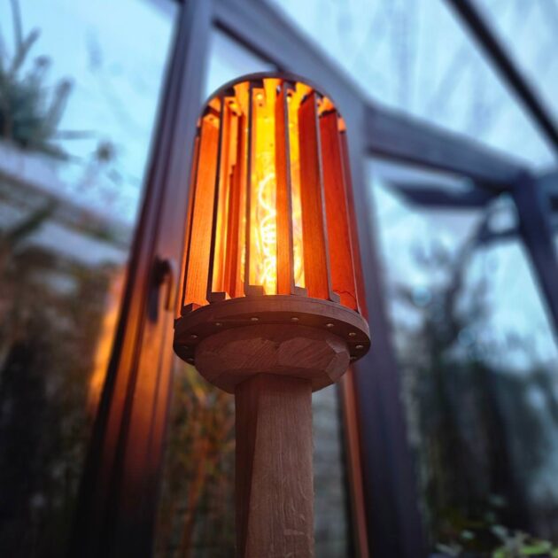 Lampe d'ambiance sur commande, sur pied luminosité réglable