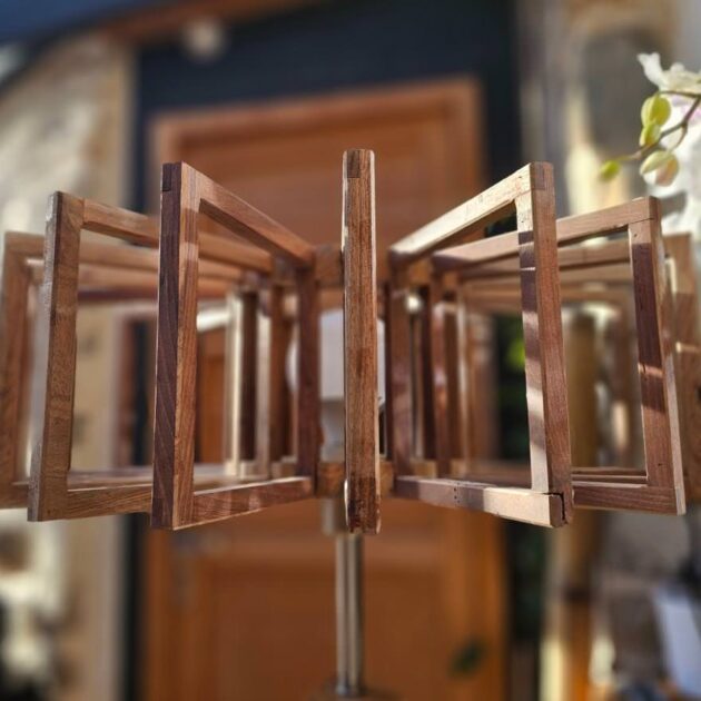 Menuisier concepteur d'objet design et déco luminaires lustres lampes Bouguenais