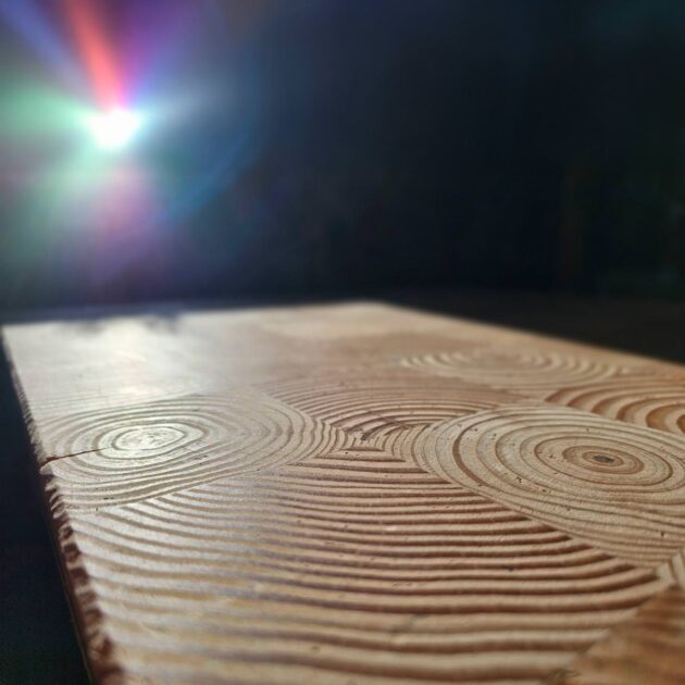 Cases en bois debout pour jeu d'échec menuisier designer