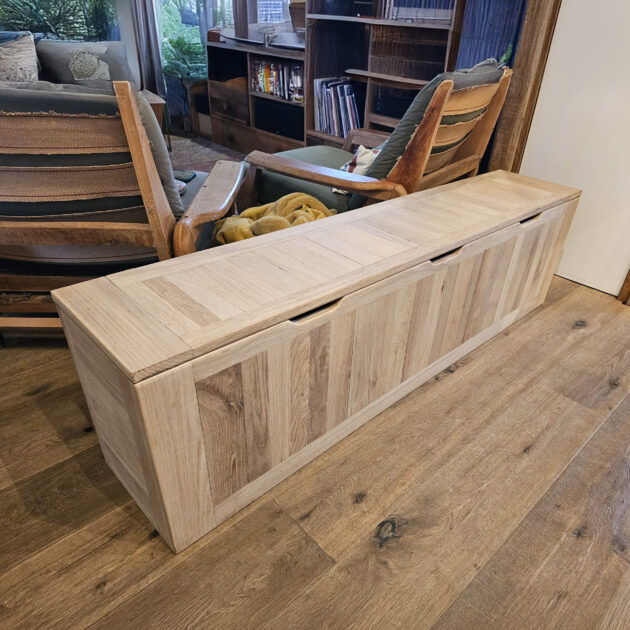 Vue externe du coffre banc sur mesure Atelier de menuiserie Bouguenais